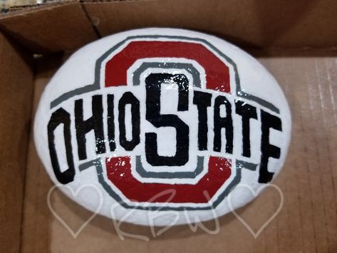 Kindness Rocks, Painted Rocks, The Ohio State University Ohio State Rock Painting Ideas, Painted Rocks Craft, Ohio State University, Rock Painting Ideas Easy, Painted Rocks Diy, Kindness Rocks, Paint Rock, Rock Painting Designs, Rock Painting Art