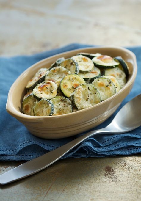 Parmesan cheese, light ranch dressing, and zucchini. Pop into oven for 10 mins at 475 and you're good to go! Ranch Zucchini, Hidden Valley Ranch Recipes, Baked Zucchini, Hidden Valley Ranch, Bake Zucchini, Ranch Recipe, 21 Day Fix Meals, Hidden Valley, Mini Pizza