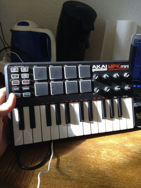 Akai mpk mini Akai Mpk Mini Mk2, Mpk Mini, Home Recording Studio, Living Off The Land, Recording Studio, Piano, Musician, Vision Board, Singing