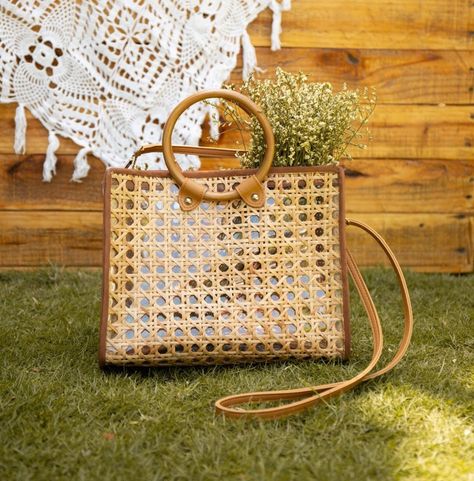 Filipino Furniture, Rattan Purse, Weaving Bag, Diy Rattan, Weave Bag, Rattan Bags, Sac Diy, The Garden Of Eden, Diy Leather Bag