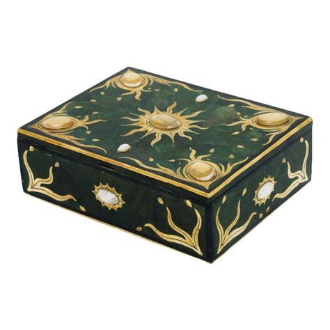 Cast Polished Brass Alastaya Jeweled Box with Inlaid Dyed Green Penshell, Rock Crystal Accents Wrapping Gifts Ideas, Diy Trinket Box, Hand Painted Wooden Box, Painted Wooden Boxes, Painted Jewelry Boxes, Creative Tutorials, Jewelry Box Diy, Wooden Decoration, Gift Wrapper