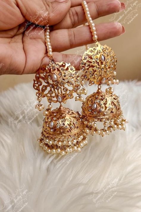 Pearl Bridal Jewelry Sets, Tanishq Jewellery, Ethereal Jewelry, Rajputi Jewellery, Unique Gold Jewelry Designs, Chocolate Dishes, Neck Pieces Jewelry, Bridal Jewelry Vintage, Fancy Jewelry Necklace