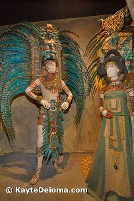 AMOUR FOU: Apocalypto Costumes Mayan Headdress, Mayan Fashion, Mayan Dress, Mayan Clothing, Aztec Costume, Maya Art, Aztec Culture, Mayan Art, Mayan Culture