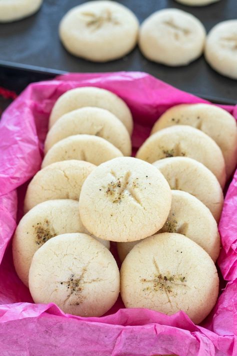 Light and flaky Nankhatai recipe that is flavored with cardamom and vanilla. An egg-free Indian shortbread recipe that will just melt away in your mouth! #nankhatai #indianshortbread #egglessbaking #egglessnankhatai Naan Kathai Recipe, Nankhatai Recipe Indian, Nan Khatai Recipe, Eid Baking, Diwali Mithai, Nankhatai Recipe, Nan Khatai, Indian Cookies, Diwali Ideas