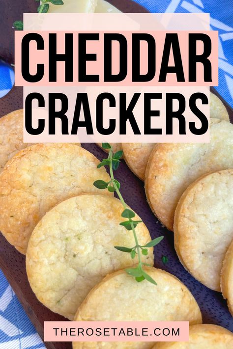 Delicious, easy homemade White Cheddar Crackers. They taste like fancy Cheez-Its! White Cheddar Recipes, Cheddar Recipes, Cheddar Cheese Recipes, Cheddar Crackers, Rice Snacks, Homemade Crackers, White Cheddar Cheese, Holiday Snacks, Salty Snacks