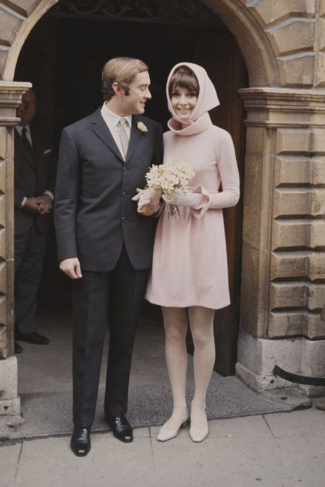 Givenchy Wedding Dress, Audrey Hepburn Wedding, Audrey Hepburn Inspired, Popular Wedding Dresses, Iconic Weddings, Celebrity Wedding Dresses, Audrey Hepburn Style, Solange Knowles, Hepburn Style