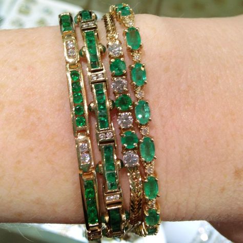 Emerald bracelets Emerald Tennis Bracelet, Bracelet Emerald, Modern Gold Jewelry, Emerald Birthstone, Beautiful Bracelets, Emerald Bracelet, Bangles Jewelry Designs, Diamond Jewelry Designs, Gold Bracelets