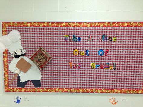 Pizza themed bulletin board. Still missing small pizza pies with kids names Pizza Bulletin Board Ideas, Pta Bulletin Boards, Pizza Pies, Small Pizza, Preschool Theme, Out Of My Mind, Kids Names, Classroom Crafts, Pizza Hut