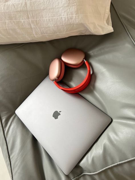 Macbook&AirPodsMax Macbook Hacks, Apple Headphones, Millionaire Mindset Quotes, Apple Headphone, Airpods Max, What A Girl Wants, Dream Baby, Apple Mac, Crystal Beads Bracelet