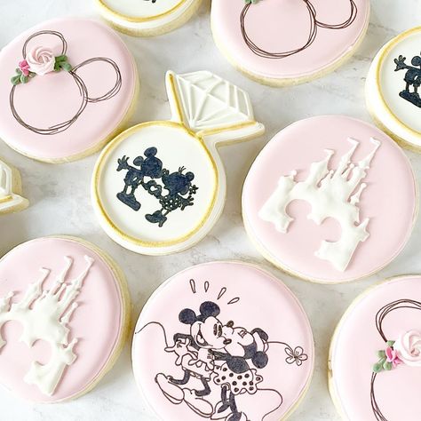 Disney Themed Bridal Shower, Wedding Biscuits, Mickey Mouse Wedding, Minnie Mouse Cookies, Bridal Cookies, Wedding Cake Cookies, Enchanted Garden Wedding, Disney Bridal Showers, Disney Cookies