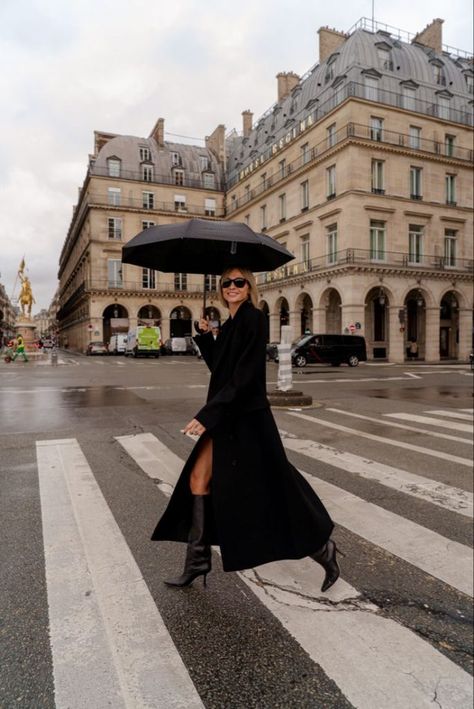 The Chic Shield: Mastering the Umbrella Outfit Aesthetic Navy Coat Outfit, Umbrella Outfit, Street Photoshoot, Vintage Parisian, Rainy Day Fashion, Night Moves, Black Umbrella, Navy Coat, Winter Photoshoot