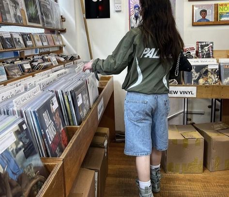 Shopping Day Outfit, Fashion Inspo Summer, Jazz Records, Streetwear Inspo, London Aesthetic, Air Forces, Record Shop, Summer Fits, Shopping Day