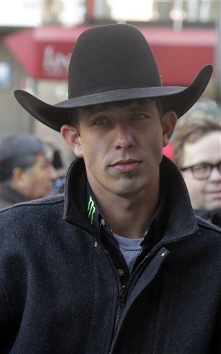 jb mauney - Google Search Jb Mauney, Pbr Bull Riders, Pbr Bull Riding, Country Best Friends, Professional Bull Riders, Rodeo Boots, Rodeo Cowboys, Cowboy Aesthetic, Rodeo Life