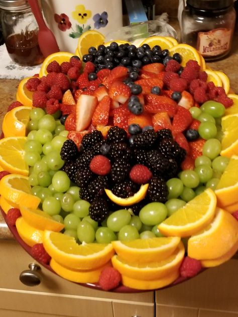 LADYBUG FRUIT TRAY Cute recreated ladybug platter. A little time consuming in prep but super fresh and delicious! Great snack for any party! Fruit Tray, Fruit Salad, Tray, Salad, Snacks, Fruit, Birthday