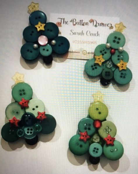 Diy Christmas Ornaments Buttons, Button Ornaments Christmas Diy, Old Buttons Ideas Diy Projects, Button Christmas Ornaments, Christmas Button Crafts, Spool Ideas, Christmas Crafts Sewing, Button Projects, Buttons Crafts Diy