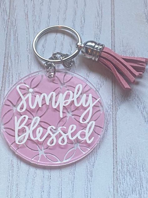 Acrylic Keychains Diy Cricut, Cricut Keychain Ideas, Acrylic Keychain Ideas, Cricut Keychains, Projet Cricut, Mirror Keychain, Small Business Signs, Simply Blessed, Keychain Ideas