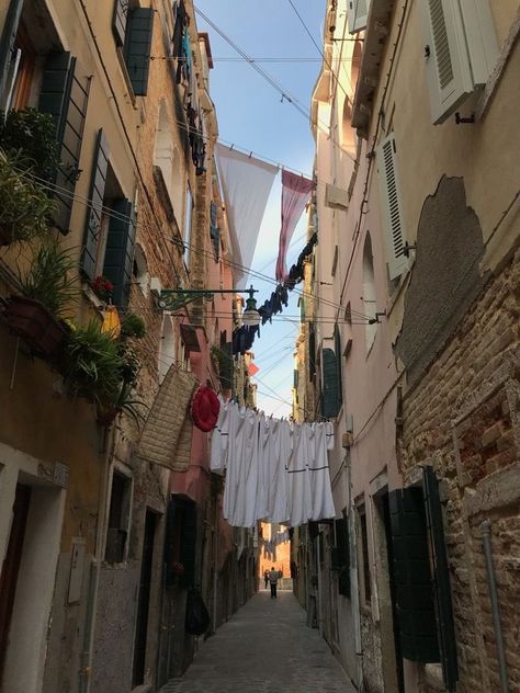 𝑨⁷ on Twitter: "dreaming of somewhere warm and far away… " Moodboard Images, Italy Vibes, South France, Spotify Covers, Living In Italy, Italy Aesthetic, Europe Summer, Italian Summer, Northern Italy