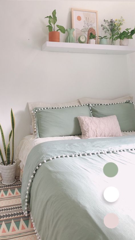 Mint Bedroom Decor, Pale Green Bedrooms, Green Girls Rooms, Mint Green Bedroom, Green And White Bedroom, Mint Green Rooms, Mint Bedroom, Pastel Bedroom, Pink Bedroom For Girls