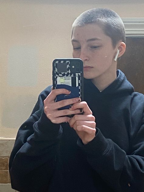 #nonbinary #buzzcut #transmasc #summer #androgynous #gayboy #mirror #college #gay Buzz Cut, Grow Out, Hair