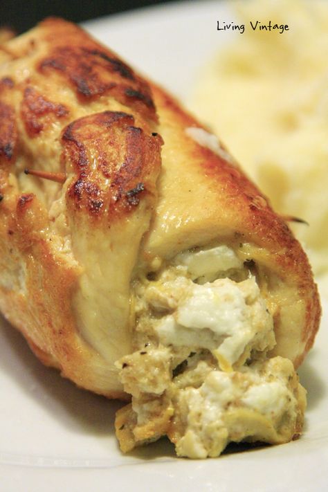 Chicken Breast Stuffed, Favorite Recipes Chicken, Goat Cheese Recipes, Chicken Entrees, Living Vintage, Friday Favorites, Stuffed Chicken, Chicken Dishes Recipes, Poultry Recipes