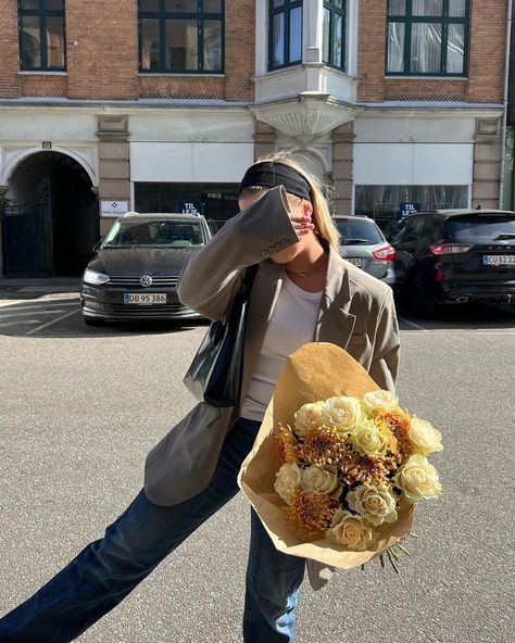 @michellebentzn on instagram Copenhagen Trip, Instagram Amsterdam, Matilda Djerf, Daily Outfit Inspiration, Vogue Beauty, Simple Fits, Stylish Work Outfits, Spring Aesthetic, Aesthetic Outfit