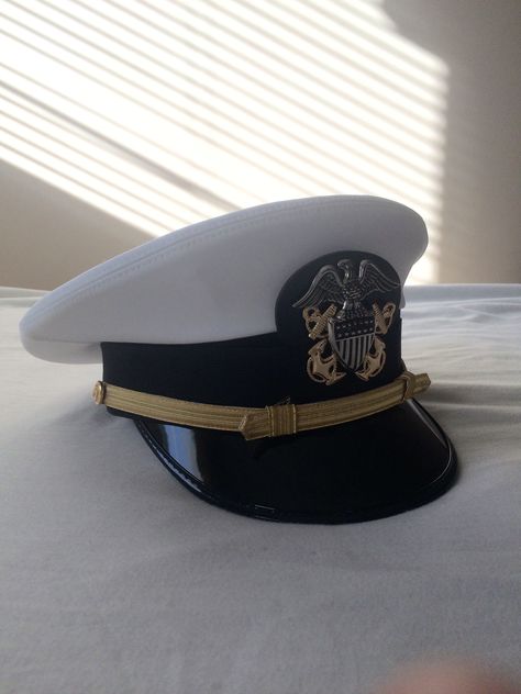 Navy officer combination cover, worn by Chief Warrant Officers and Ensign through Lieutenant Commander. Jake Seresin, Warrant Officer, Military Insignia, Armin Van Buuren, Military Life, Wallpaper Downloads, Us Navy, Navy Women, Black And Navy