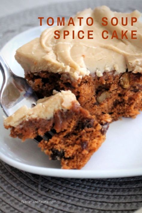 Easy Pecan Desserts, Pecan Desserts Easy, Tomato Soup Cake Recipe, Pecan Dessert Recipes, Tomato Soup Cake, Pecan Desserts Recipes, Desserts Thanksgiving, Hummingbird Cake Recipes, Desserts Around The World