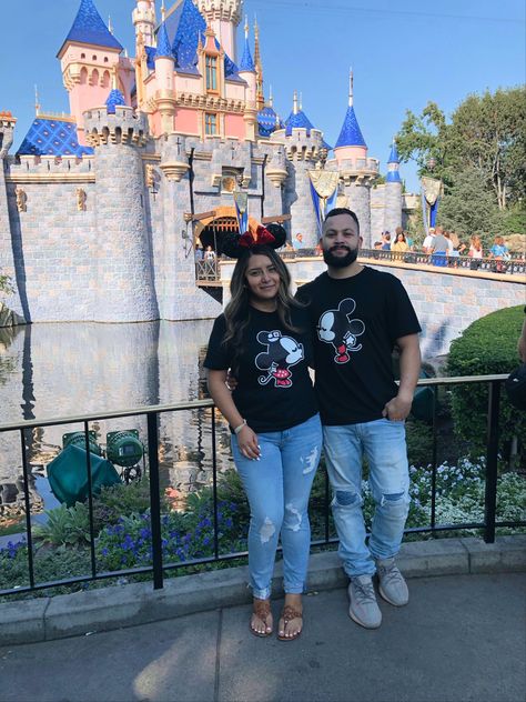 Disneyland Outfits For Couples, Couple Outfits Disneyland, Matching Couple Disney Outfits, Matching Couple Outfits Disneyland, Couple Outfits For Disneyland, Disney Outfit Couple, Disney Outfits For Couples, Matching Disney Outfits Couples, Disney Couple Outfits Disneyland