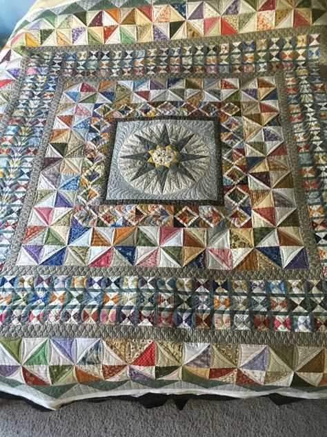 Two Fabric Quilts, Medallion Quilts Ideas, Feathered Star Quilt, Mariners Compass Quilt, Nautical Quilt, Medallion Quilts, Row Quilt, Mariners Compass, Quilt Borders