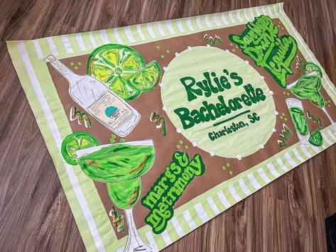 All the greens 💚🥂🫶🏼 #banner #brownpaper #paperbanner #art #artwork #drinks #green #birthdaybanner 21st Birthday Banner, Thanksgiving Banner, Banner Ideas, 22nd Birthday, Paper Banners, Birthday Sign, Grad Party, Happy Cat, Grad Parties