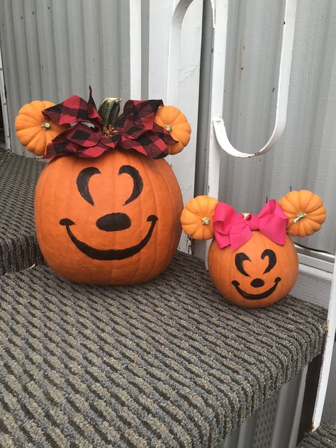 Minnie Mouse Pumpkin Mickey And Minnie Pumpkin Painting, Minnie Mouse Painted Pumpkin, Fall Minnie Mouse Birthday Party, Minnie Pumpkin Painting, Minnie Mouse Pumpkin Painting, Minnie Mouse Halloween Birthday Party, Carving Pumpkins Ideas, Pumpkin Pumpkin Carving, Minnie Pumpkin