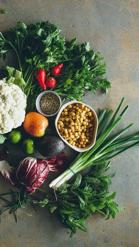 Ingredients Photography, Vegetables Photography, Vegan Cauliflower, Green Veggies, Rice And Peas, Pea Recipes, Food Photography Inspiration, Roasted Cauliflower, Fruit And Veg