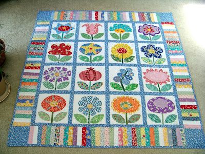 Attic Window Quilt Shop: FLOWERS FOR MOTHER'S DAY Attic Window Quilts, Colchas Quilting, Window Quilt, Flower Quilt Patterns, Attic Window, Flower Quilts, Flower Festival, Flower Quilt, Applique Quilting