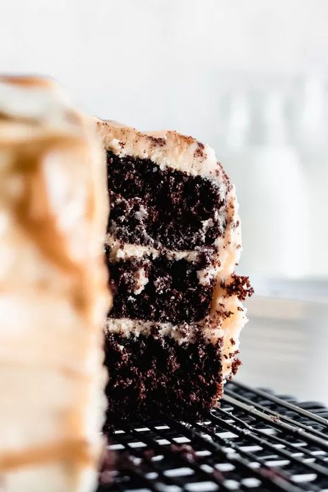 Super Fudgy Salted Caramel Mocha Layer Cake | Foodtalk Mocha Layer Cake, Sea Salt Caramel Sauce, Burnt Sugar Cake, Salt Caramel Sauce, Pie For Thanksgiving, Cookie Pies, Salted Caramel Mocha, Salted Caramel Cake, Apple Coffee Cakes