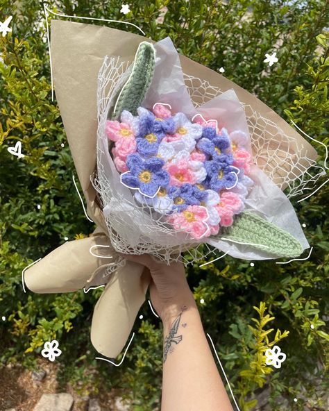 crochet boquete, hand made Forget Me Not Crochet Flower, Crochet Forgetmenot, Forget Me Not Flowers Crochet, Forget Me Not Flowers Bouquet, Crochet Forget Me Not Flowers, Forget Me Not Flower Bouquet, Forget Me Not Crochet, Forget Me Not Bouquet, Business Crochet