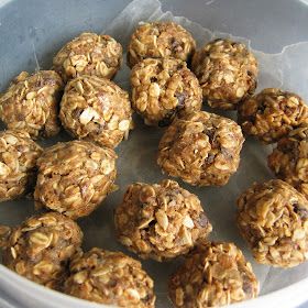 Energy Balls Healthy, Protein Bars Homemade, Energy Ball Recipe, Flax Seed Recipes, Protein Bites, Energy Snacks, Peanut Butter Protein, Flax Seeds, Energy Balls