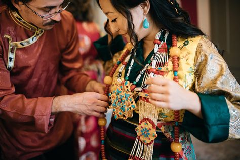 Tibetan and American dual ceremony wedding. Photos taken by Daniela Guererro Photography. Tibetan Wedding Dress, Tibetan Wedding, Ceremony Wedding Photos, Tibetan Clothing, Wedding Clothes, Ceremony Wedding, American Wedding, East Asia, North East