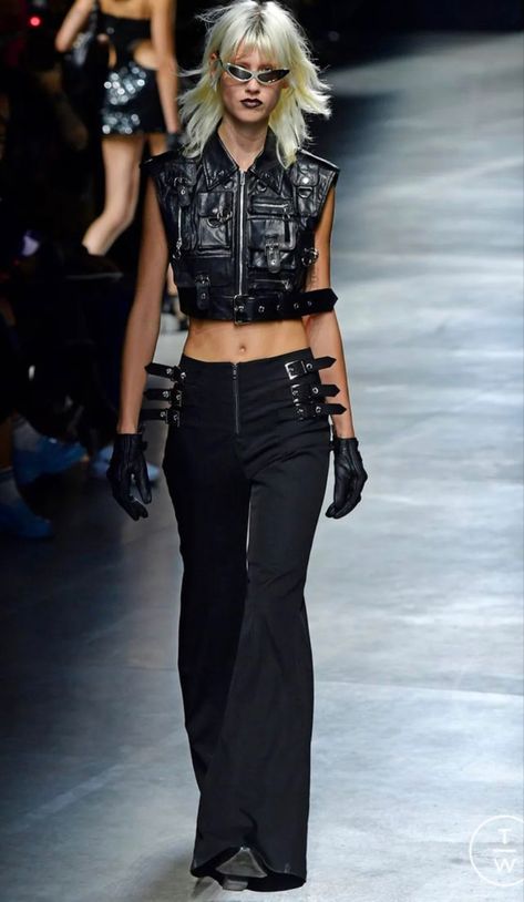 Aesthetic Women Suit Outfits, Versace Outfit Aesthetic, Leather Stage Outfit, Punk Runway, Runway Outfits, Grace Jones, Spring Summer 2023, Stage Outfits, Mode Inspiration