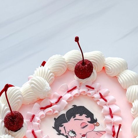 Betty Boop Cake, Betty Boop Birthday, 24 Birthday, Anime Cake, Pinterest Cake, Chocolate Covered Fruit, Gemini Birthday, Funny Birthday Cakes, Soft Core