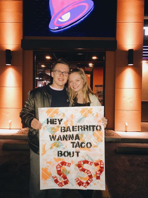 Taco Promposal, Taco Bell Promposal, Taco Bell Hoco Proposal, Santa Switch Proposals, Prom Proposals, Cute Prom Proposals, Proposals Ideas, Taco Sauce, Hoco Proposals