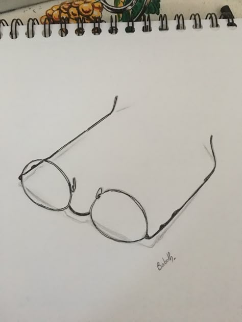 Simple Shading Drawing, Object Sketches, Items To Draw, Glasses Sketch, Glasses Drawing, Illusion Kunst, Pencil Sketches Easy, Hipster Drawings, Shading Drawing