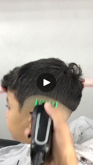 Burst Taper, Burst Fade Haircut, Barber Tips, Taper Haircut, Mexican Hairstyles, Barber Haircuts, Burst Fade, Tapered Haircut, Male Hair