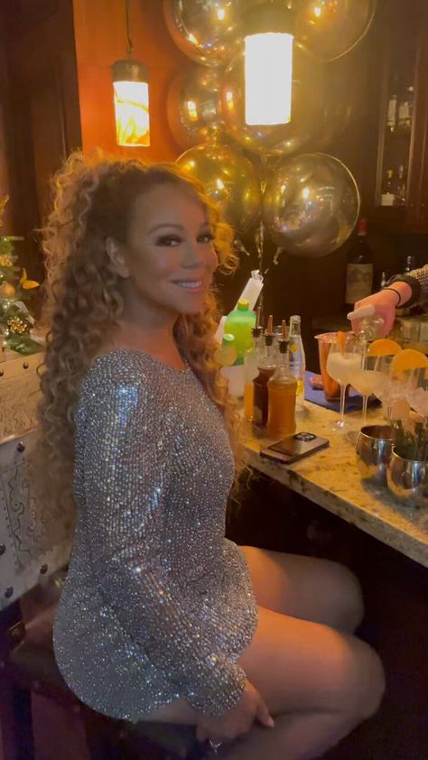 Mariah Carey Glitter, Mariah Carey Butterfly, Mariah Carey Pictures, Dolphin Images, Fake Ft Call, Loud House, Celeb Style, Fake Pictures, New Year Greetings