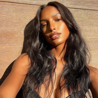 Iris Landry, Dreamland Billionaires, Dewy Makeup, Jasmine Tookes, Pregnant Mom, Blush Makeup, Golden Brown, Maternity Fashion, My Hair