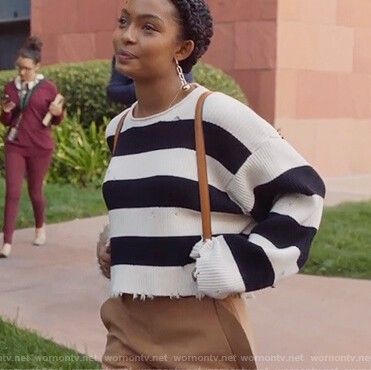 Grownish Zoey Outfits, Zoey Johnson Grownish, Zoey Grownish, Zoey Aesthetic, Blackish Outfits, Grownish Outfits, Yara Shahidi Style, Beautiful Mistakes, Zoey Johnson