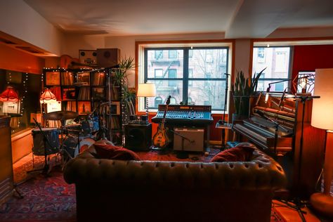 Electric Lady Studios, Upright Piano, Home Studio Music, Music Studio, Music Room, Mac Os, Studio Apartment, Blue Stripes, Electricity