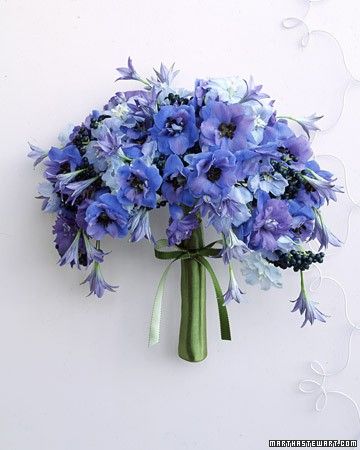 Wedding+Ideas:+purple-blue-delicate-bouquet Martha Stewart Weddings Flowers, Modern Wedding Bouquets, Lavender Wedding Flowers, Modern Bouquet, Wedding Themes Summer, Bouquet Bride, Summer Wedding Bouquets, Blue Wedding Bouquet, Blue Wedding Flowers