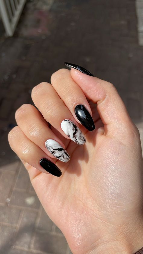 Marble Nail Designs, Vernis Semi Permanent, Blush Nails, Soft Nails, Oval Nails, Cat Kuku, Marble Nails, Dream Nails, Stiletto Nails