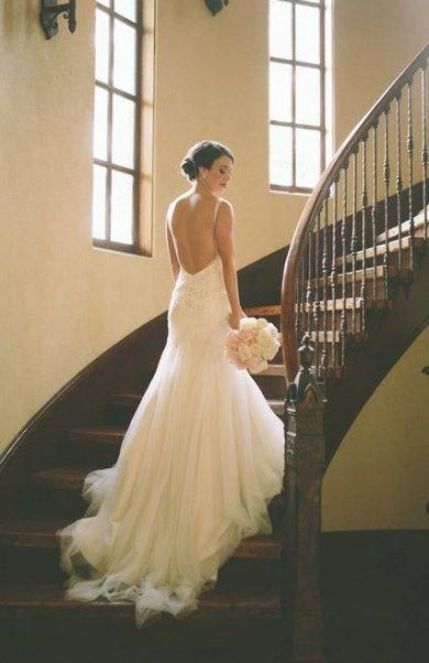 Bride Stairs, Wedding Portrait Poses, Bridal Photography Poses, Bride Pictures, Bride Poses, Wedding Picture Poses, Bridal Pictures, Bridal Poses, Bride Portrait