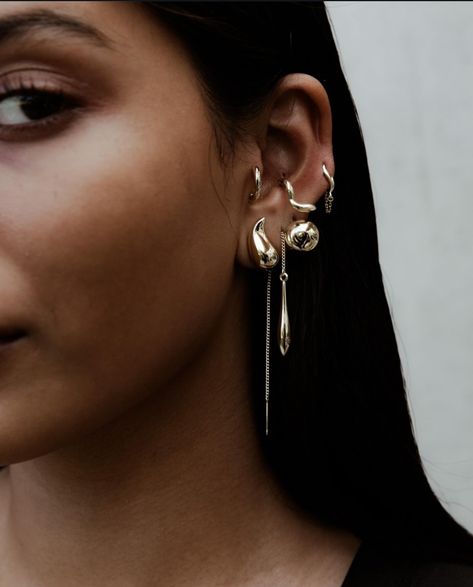 Modern Gold Jewelry, Jewelry Photoshoot, Chunky Earrings, Earring Trends, Dope Jewelry, Chunky Jewelry, Classy Jewelry, Jewelry Lookbook, Stacked Jewelry